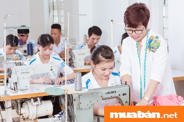 Nghề May - Top Những Công Việc Thực Tế Hiện Nay 7 Thoi-Trang-Cong-Ty