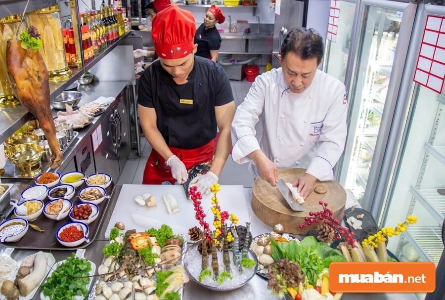 Nghề Phụ Bếp Và Những Điều Có Thể Bạn Chưa Biết 3 Công Việc Này Giúp Bạn Có Cơ Hội Đứng Cạnh Bên Và Hỗ Trợ Cho Bếp Chính Trong Việc Chế Biến Món Ăn.