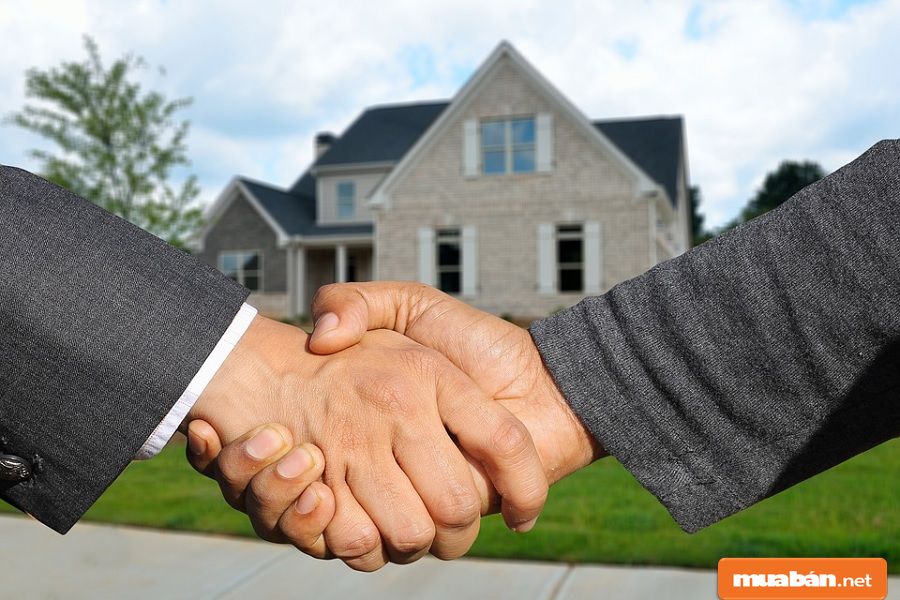 Các hoạt động giao dịch dịch vụ ký gửi đều phải thông qua hợp đồng ký gửi nhà đất.