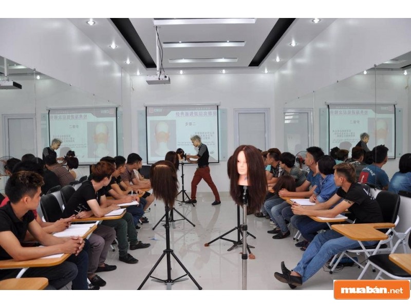 Học Nghề Cắt Tóc Có Khó Không Và Có Là Lựa Chọn Phù Hợp Cho Bạn? 3 Với Những Ai Yêu Thích Sự Sáng Tạo, Có Tính Tỉ Mỉ, Kiên Nhẫn Cao Được Xem Là Rất Phù Hợp Với Nghề Cắt Và Tạo Mẫu Tóc Chuyên Nghiệp