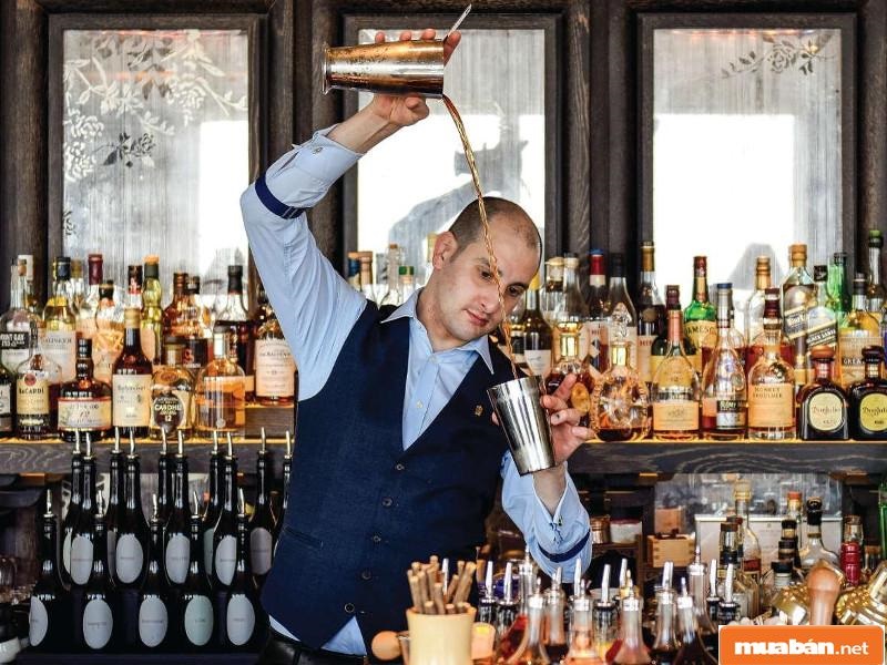 Bartender được xem là một ngành có mức lương tốt và nhu cầu tuyển dụng cao