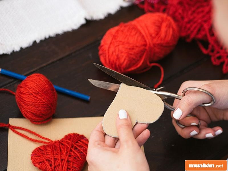 Nhận việc về nhà làm trở thành lựa chọn của nhiều đối tượng, hướng đến mang lại nguồn thu nhập đa dạng hơn, đáp ứng nhu cầu cuộc sống tốt hơn