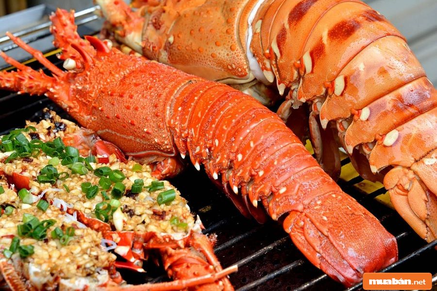 Ở đảo, các món hải sản luôn rất tươi ngon, đa dạng với nhiều loại khác nhau.