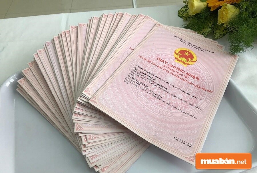 Bổ sung các loại giấy tờ, hoàn thiện về mặt pháp lý là cách để bạn bán nhà được giá cao.