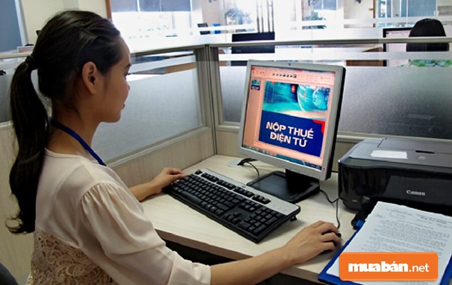Khai thuế qua mạng là việc làm giúp rút ngắn quy trình rườm rà của giấy tờ truyền thống, dễ lưu trữ và tìm kiếm.