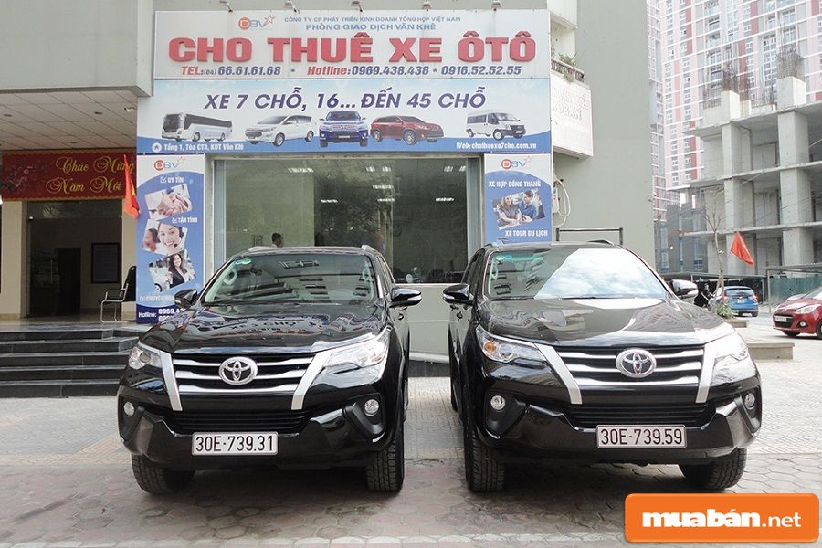 Thuê Xe Tự Lái Hay Thuê Xe Có Lái Tốt Hơn? 4 Thuê Xe Tự Lái