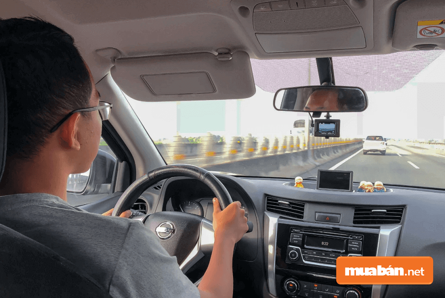 Thuê Xe Tự Lái: Lời Khuyên Hữu Ích Để Tiết Kiệm, An Toàn 5 Kinh Nghiệm Thuê Xe Tự Lái Thì Bạn Nên Check Xe Thật Kỹ Trước Khi Thuê Để Tránh &Quot;Tiền Mất Tật Mang&Quot;.