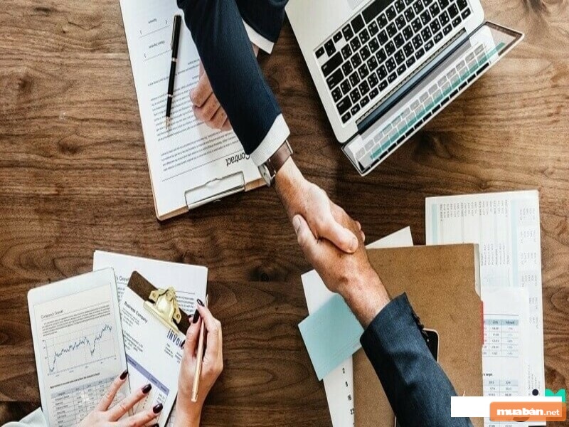 Trước khi ký kết hay đọc thật kỹ những thông tin nêu lên trong hợp đồng