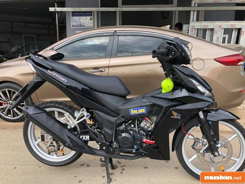 Gầm sáng của xe cao, cho phép di chuyển linh hoạt trên các loại địa hình