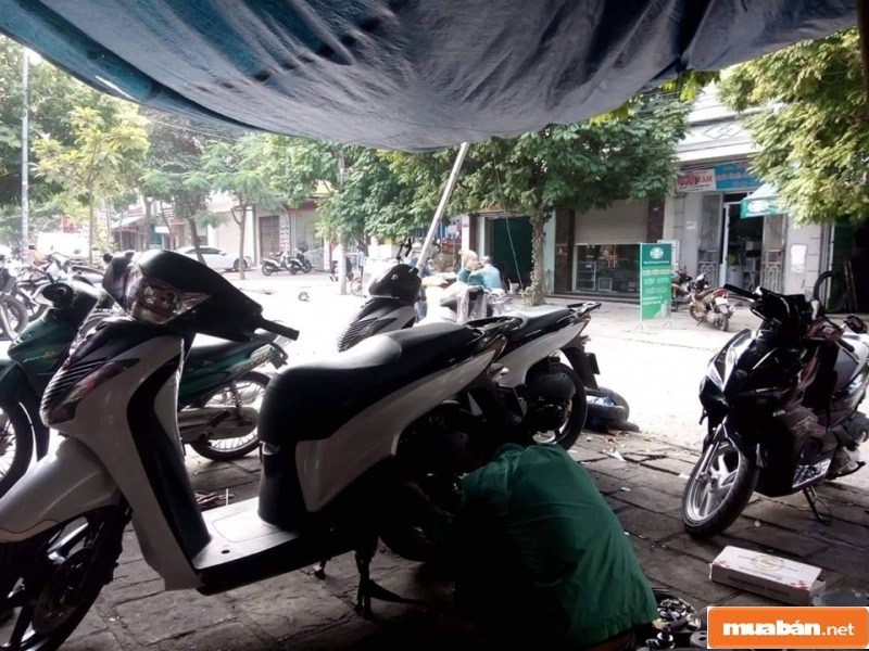 Sửa Xe Máy Tại Nhà - Nhanh Chóng, Tiện Lợi, Giá Rẻ 5 Dịch Vụ Sửa Xe Máy Tại Nhà Ra Đời Và Mang Đến Nhiều Lợi Ích Cho Những Ai Gặp Phải Trục Trặc Bất Ngờ Về Xe
