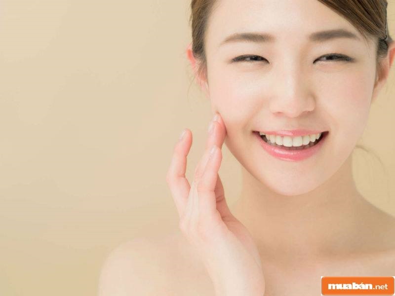 Toner Là Gì? Sản Phẩm Này Có Thật Sự Cần Cho Da Không? 4 Da Đều Màu Nhờ Sử Dụng Toner Hằng Ngày