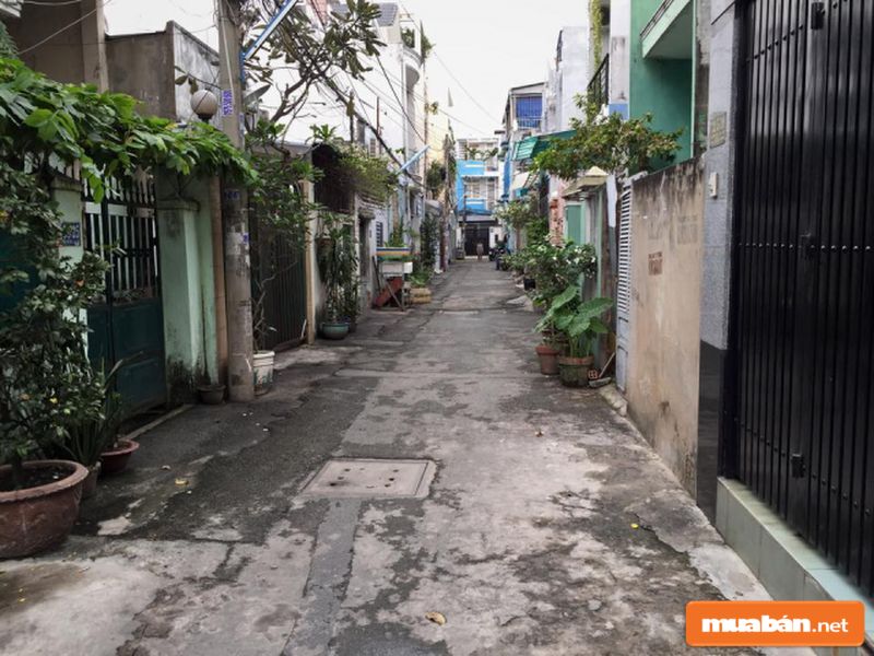 Hãy tìm mua nhà trả góp giá rẻ ở Hóc Môn trong ngõ hẻm nhé