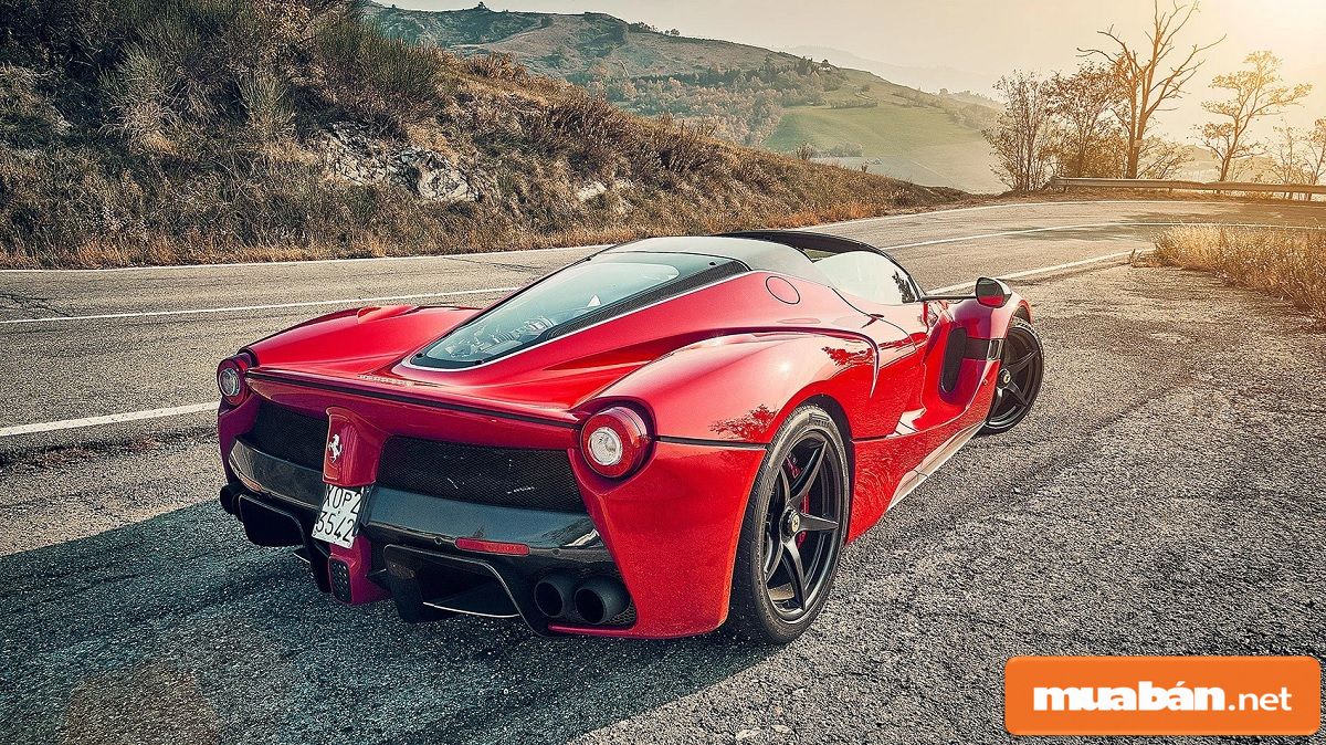 Ferrari là hãng xe đua lâu đời và được đánh giá là thành công nhất giải đua Công thức 1.