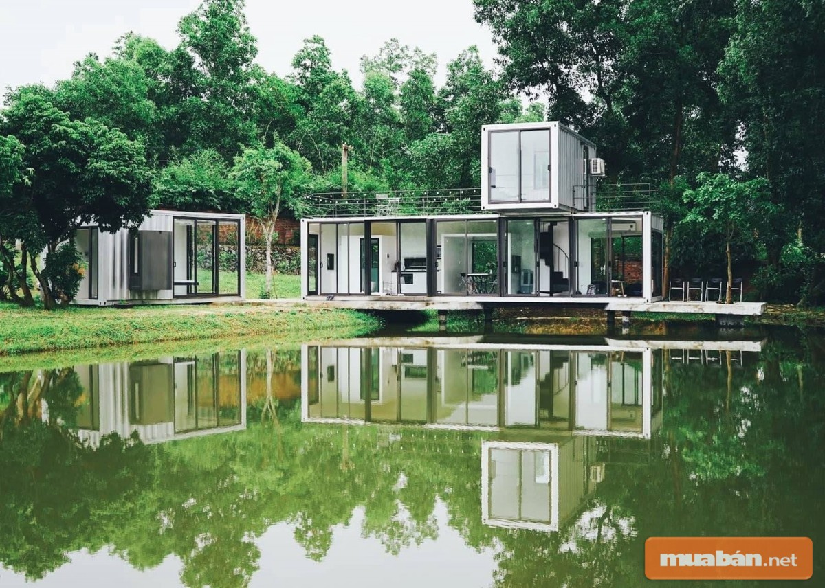 Một căn nhà tuyệt đẹp nằm bên hồ
