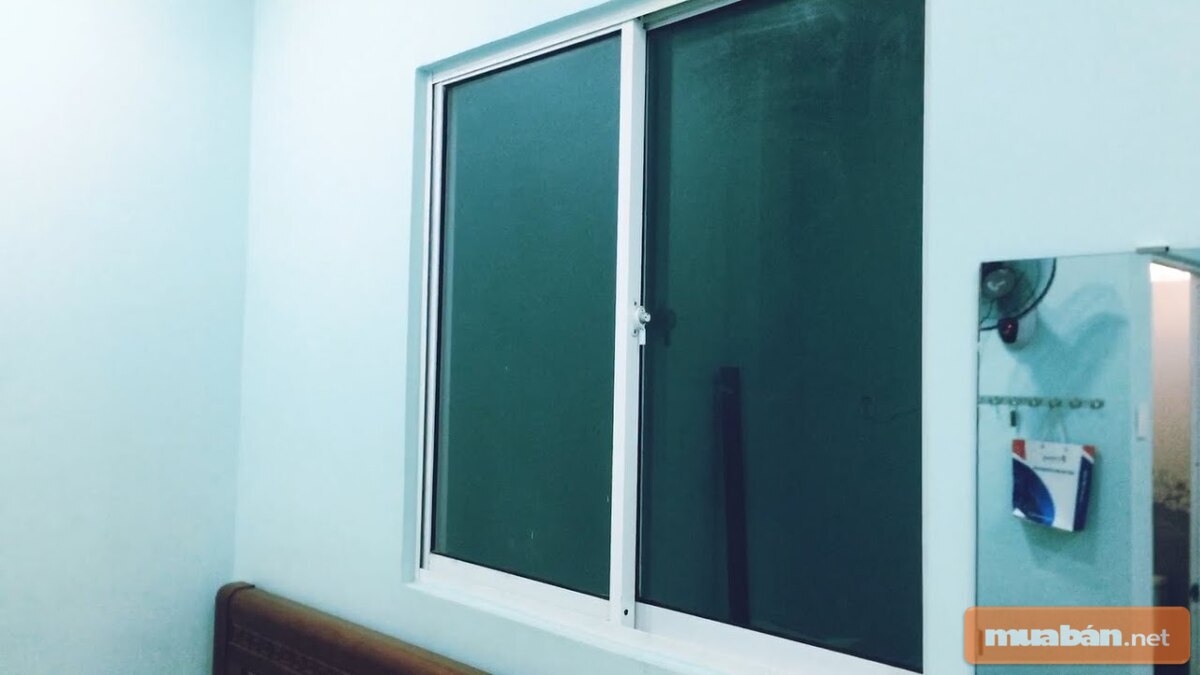 Cửa sắt đơn giản sử dụng trong nhà