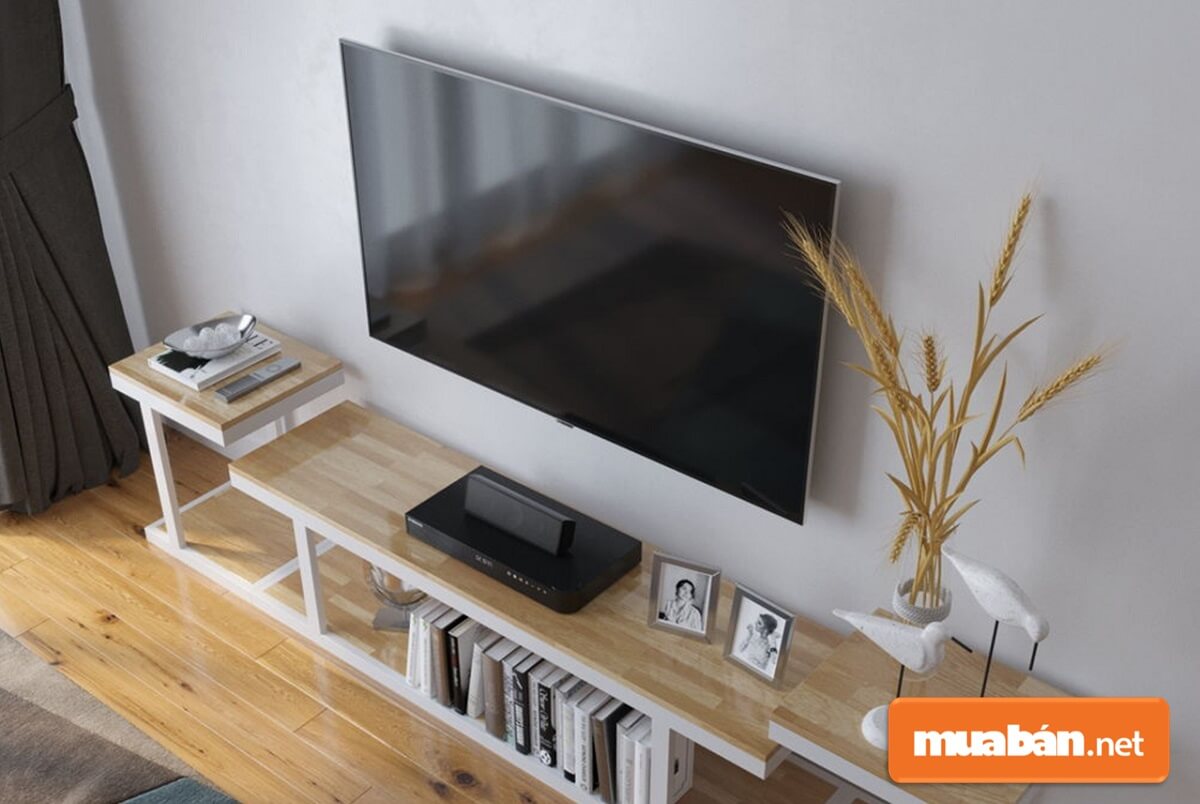 Thêm một loại chất liệu kệ tivi khá phổ biến hiện nay nữa đó là kệ sắt sơn tĩnh điện.