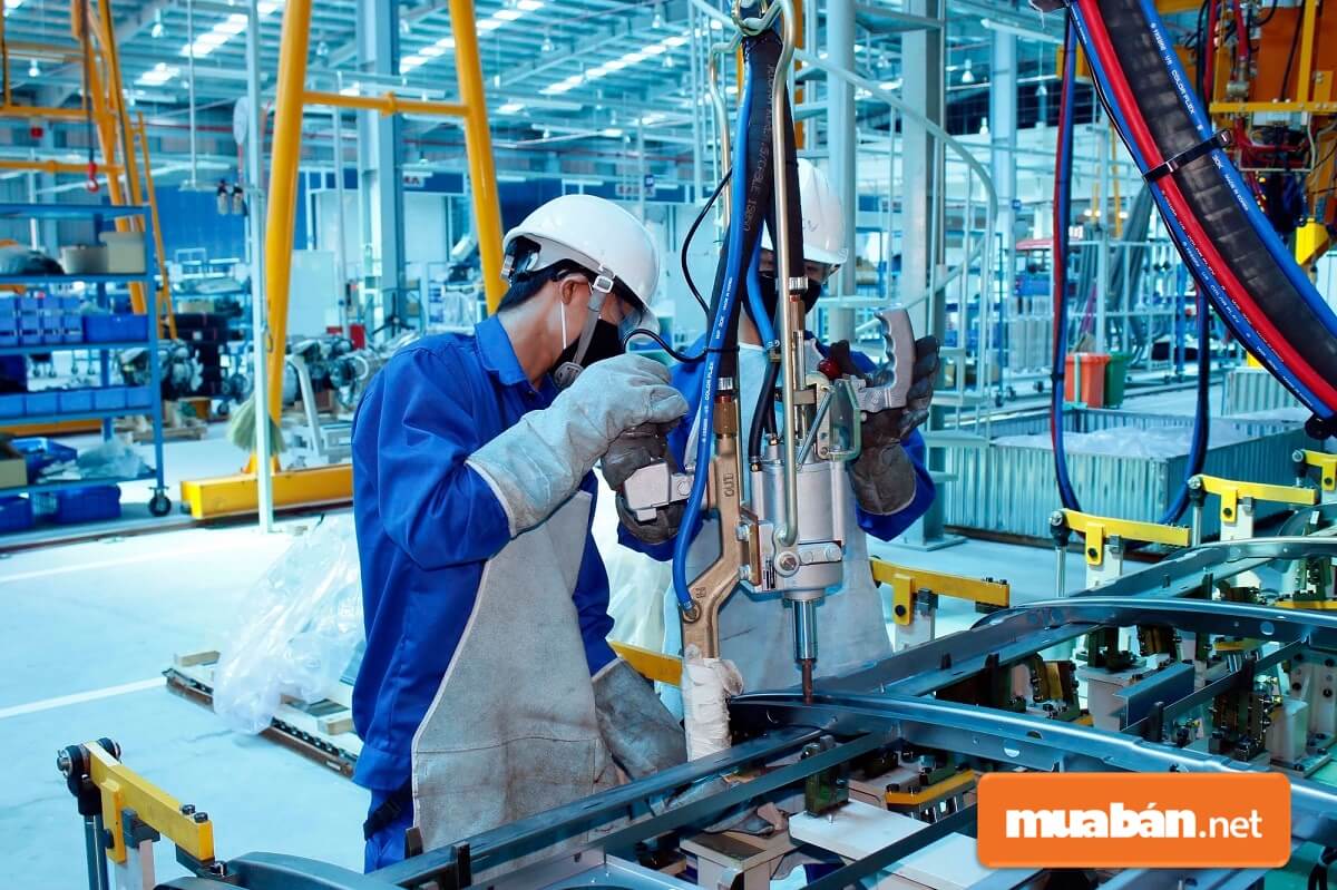 Người lao động sẽ được hưởng ít nhất 400% lương nếu đi làm vào lễ 30/4 & 1/5.