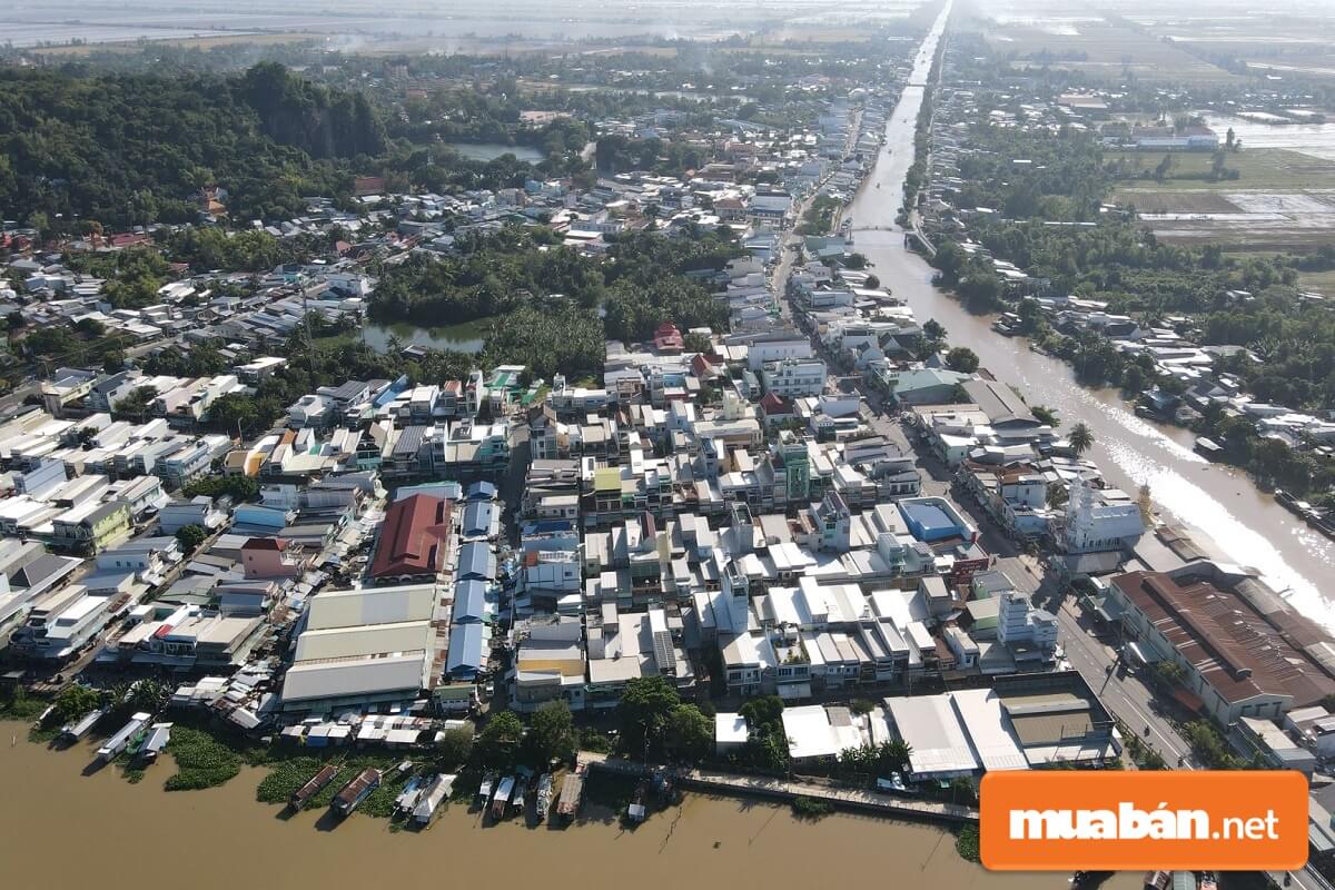 An Giang đã hoàn thiện hệ thống giao thông, cơ sở hạ tầng, môi trường sinh thái, tiện ích trong vài năm gần đây nên bất động sản An Giang hứa hẹn mang đến khả năng sinh lời cao cho các nhà đầu tư.
