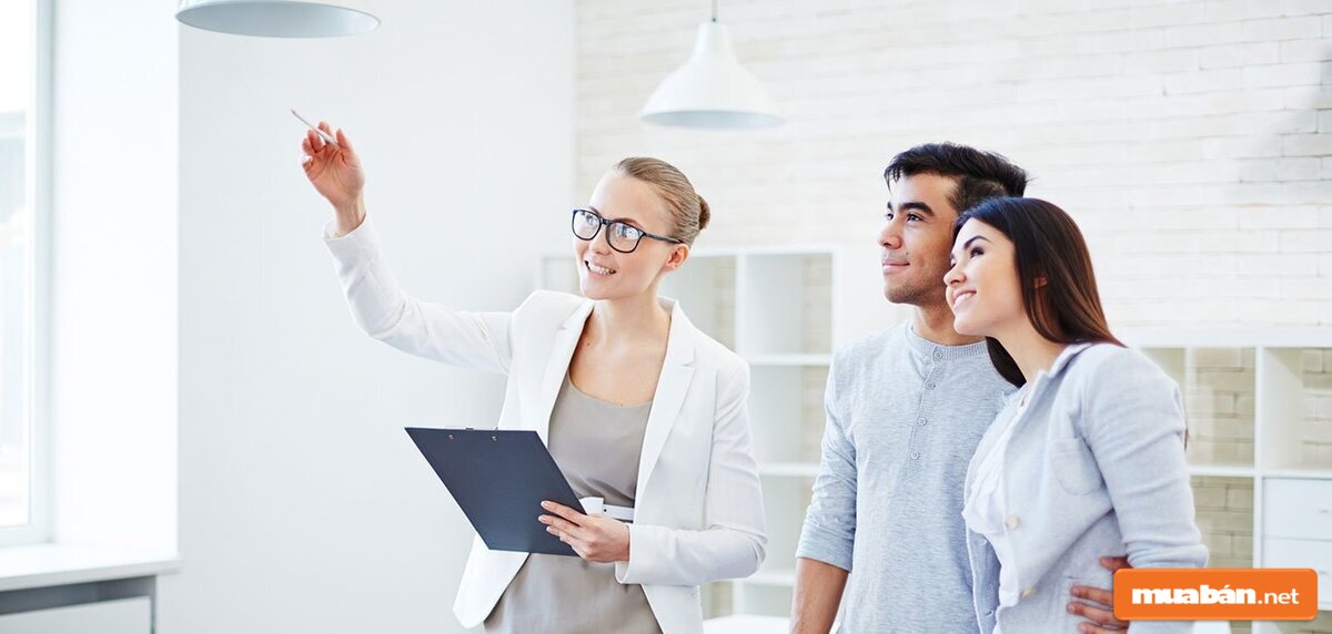 Nhân viên môi giới bất động sản phải thực hiện nhiều công việc khác nhau