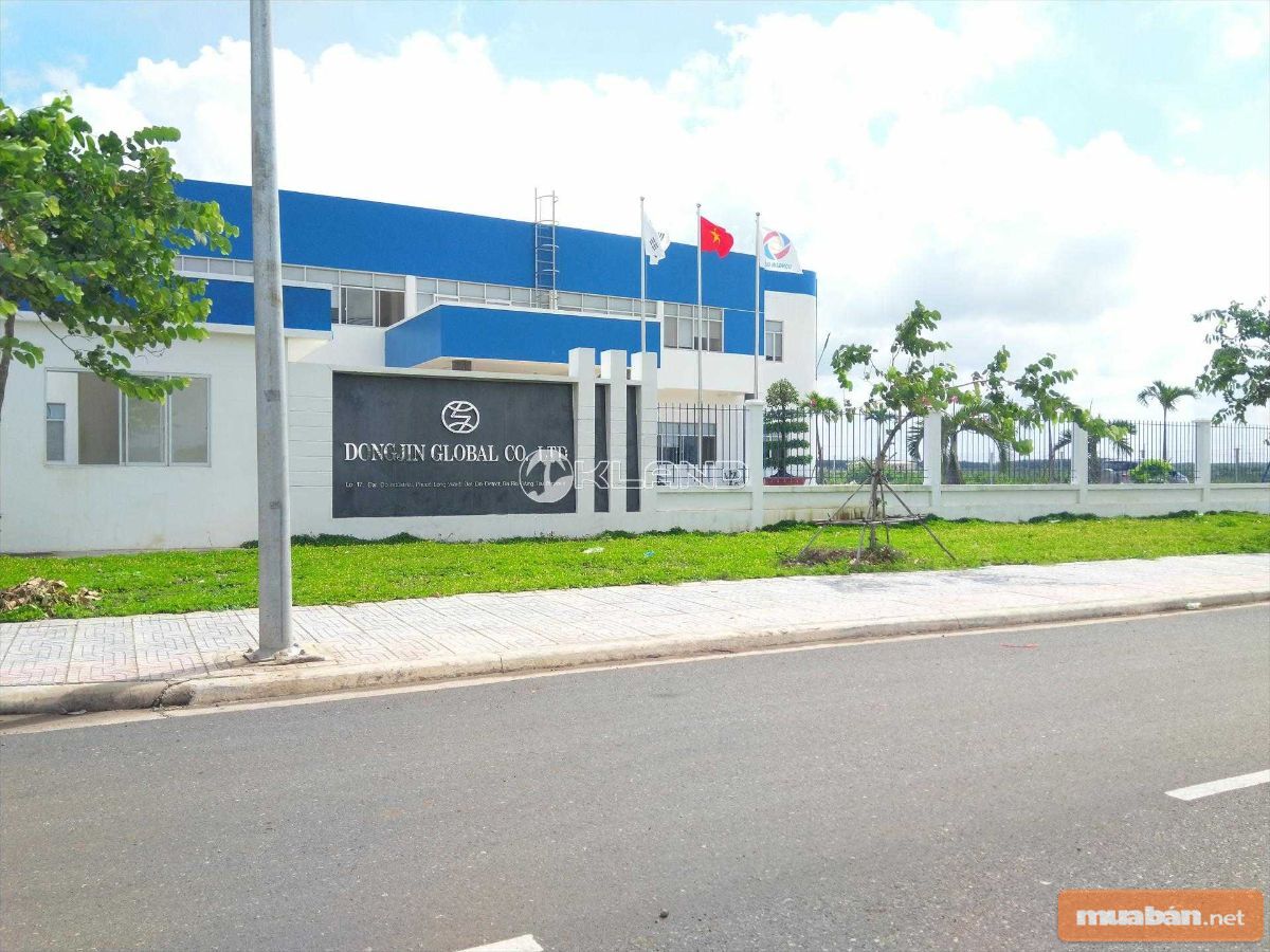 Những khu công nghiệp liên tiếp mọc lên mang tới cho mọi người nhiều cơ hội