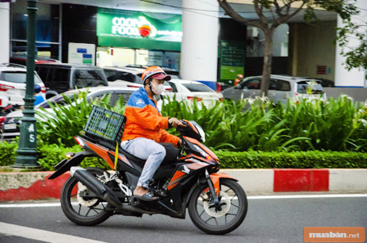 Để sống, nhiều nhân viên môi giới nhà đất đã phải đổi nghề