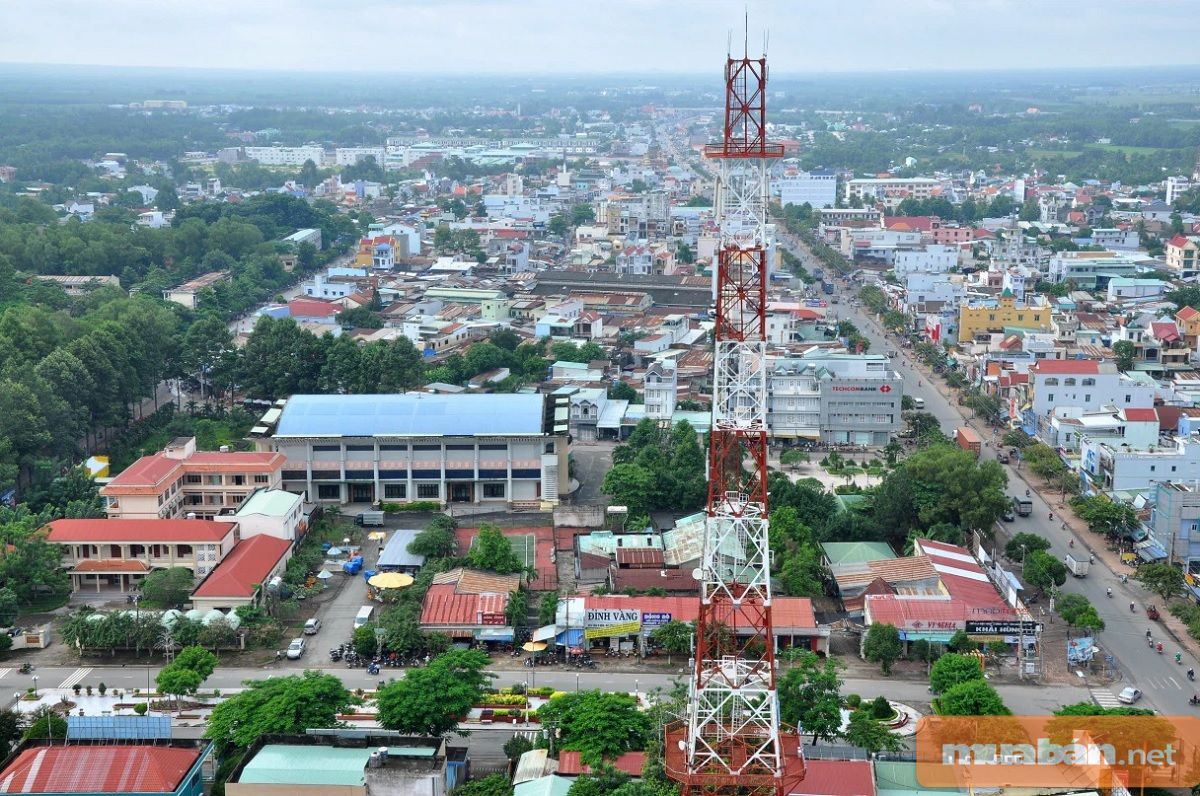 Kinh tế chủ đạo của Long Thành đến từ công nghiệp, nông nghiệp và chăn nuôi sữa bò.