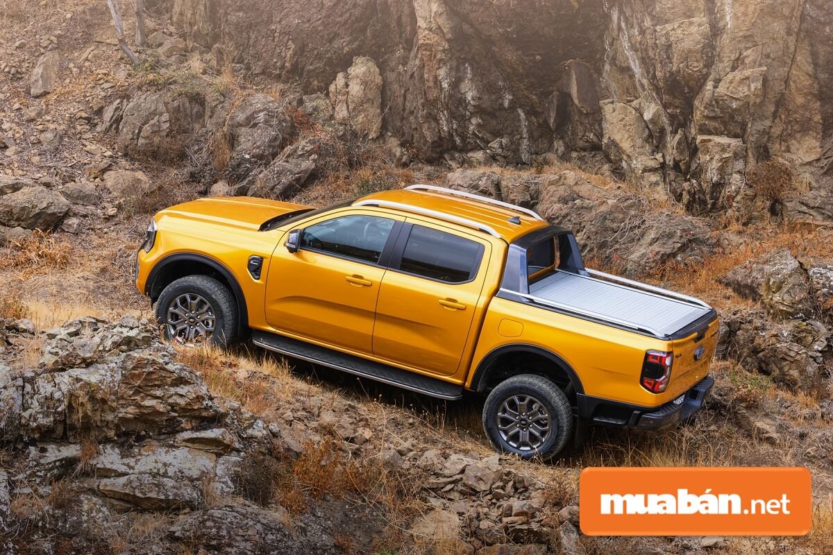 Ford Ranger 2022 xem nhẹ mọi thử thách, bất chấp mọi điều kiện khắc nghiệt với khả năng lội nươc vô địch lên đến 800mm.