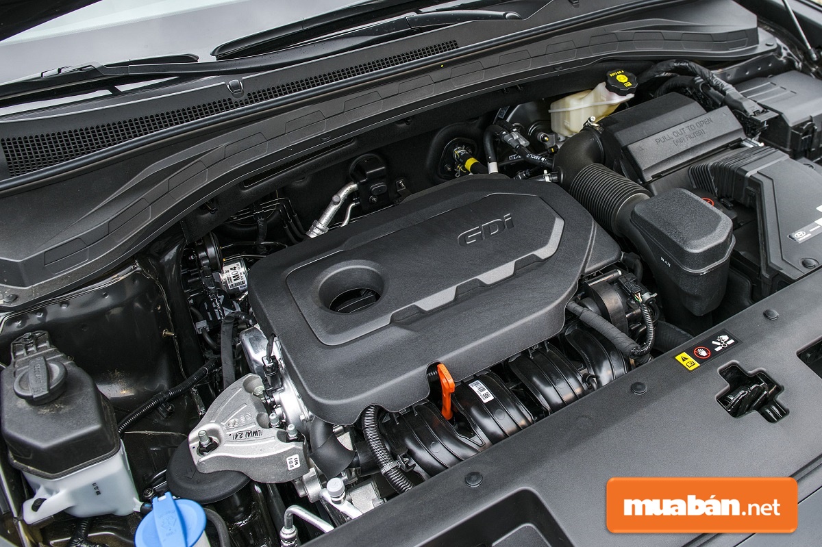 Động cơ của Hyundai Santafe đời xe 2020 mạnh mẽ, có 2 phiên bản chạy bằng xăng và dầu.