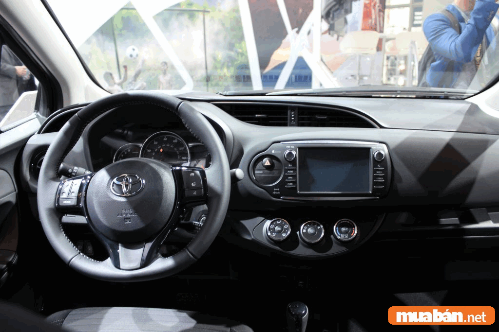 Mặc dù nội thất xe Toyota Yaris khá “đơn điệu” nhưng cũng được phản hồi rất tốt về độ bền.