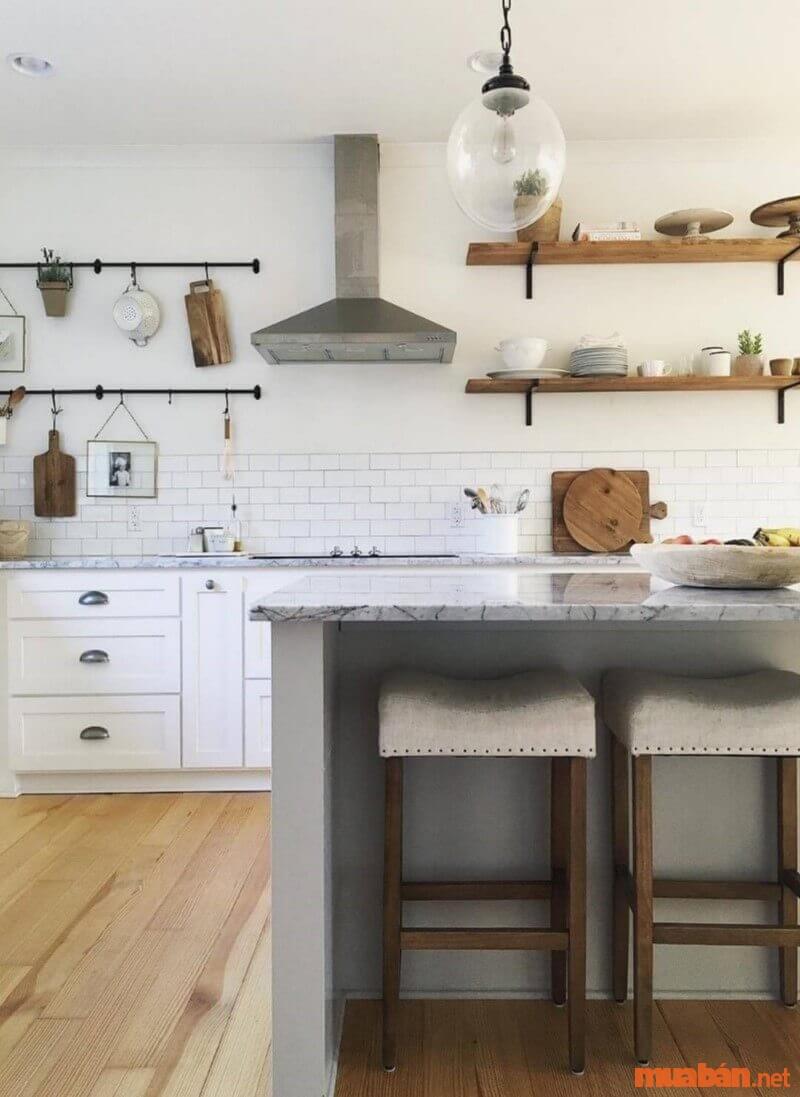 Tại sao nên sử dụng kệ gỗ để đồ phòng bếp?