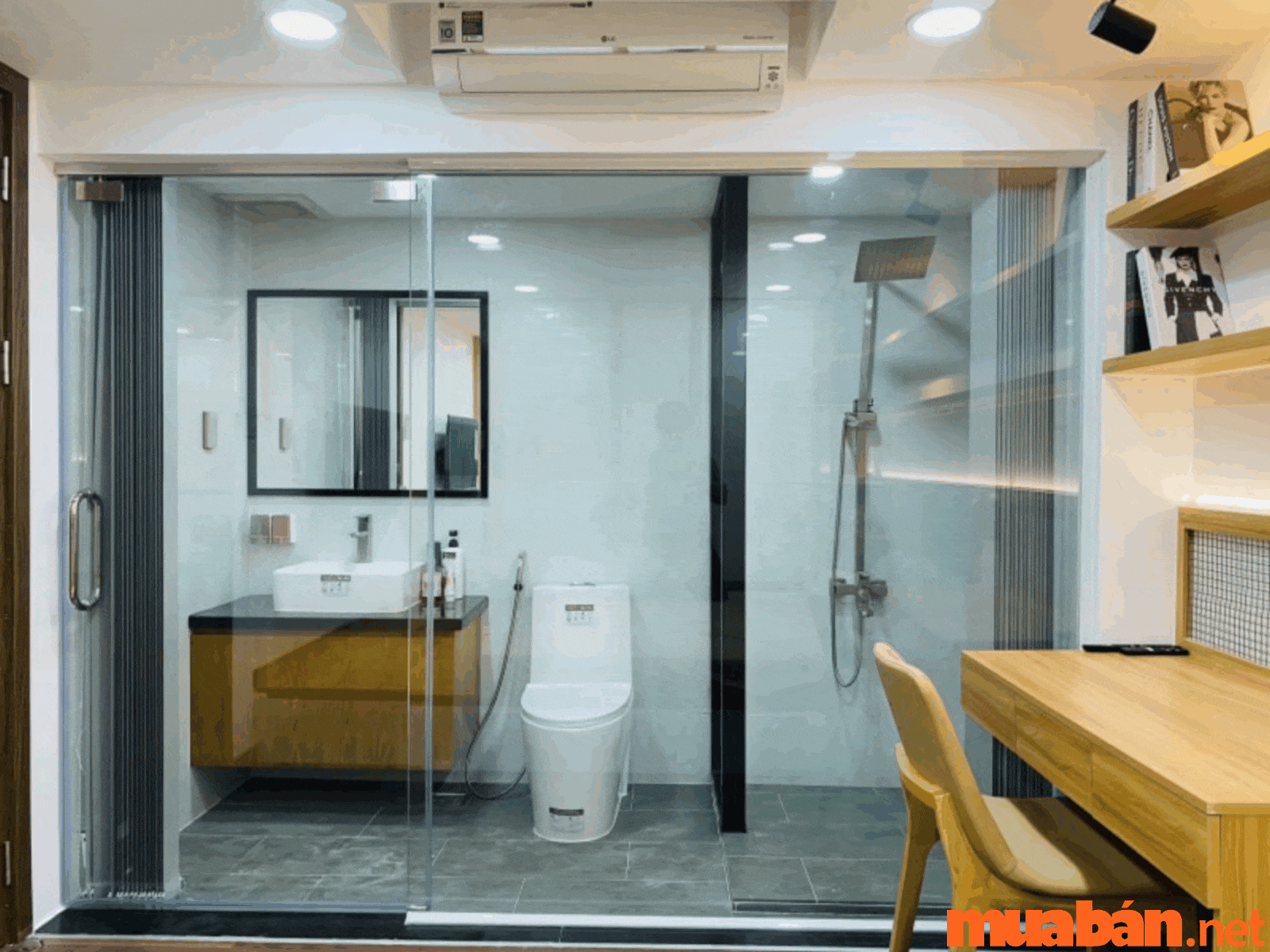 Cửa kính phòng tắm lùa là mẫu cửa nhà tắm được ghép bằng những tấm kính cường lực