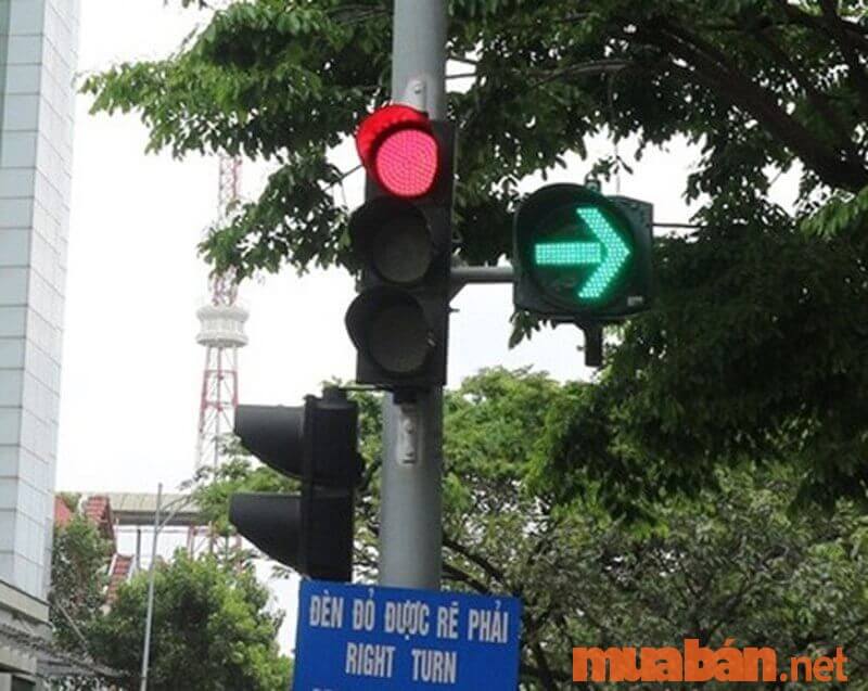 Lỗi đèn đỏ rẽ phải