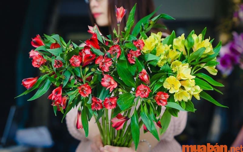 Yếu tố đầu tiên cho công việc florist là bạn phải là một người yêu hoa.
