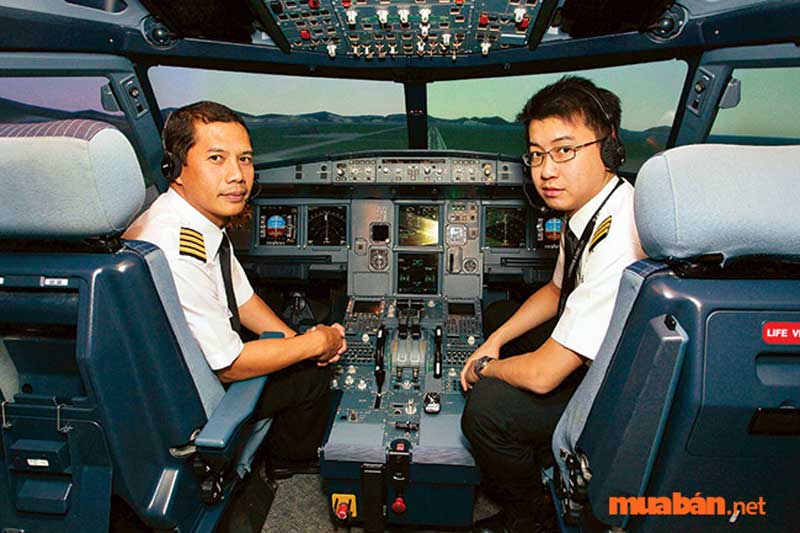 Để trở thành một phi công, các ứng viên phải trải qua nhiều vòng kiểm tra lẫn sức khỏe và kỹ năng