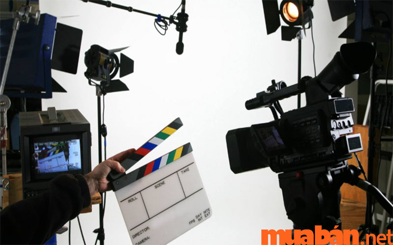 Video Producer là gì? Video producer là người lên kịch bản, quản lý và sản xuất các đoạn video
