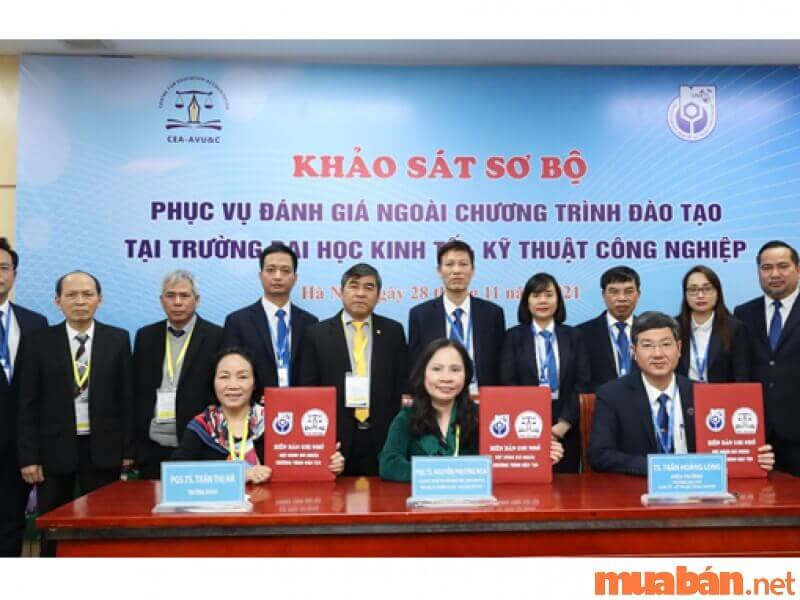 Review Đại học Kinh Tế Kỹ Thuật Công Nghiệp