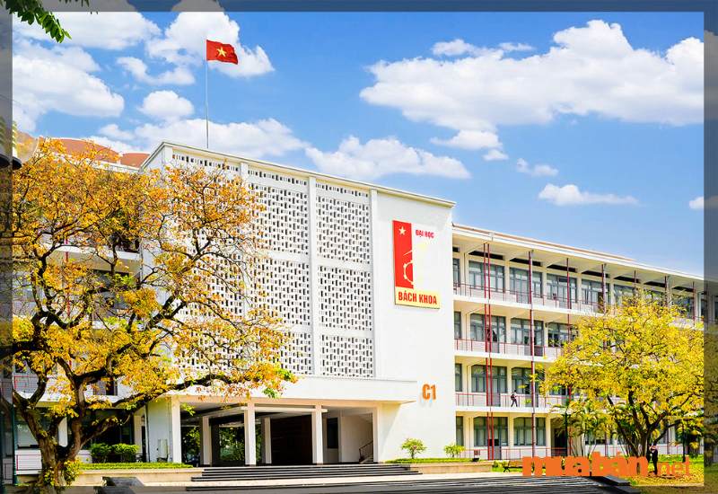 Thành lập ngày 15 tháng 10 năm 1956, Trường Đại học Bách khoa Hà Nội (Mã trường: BKA) là trường đại học đào tạo đa ngành về kỹ thuật. Trường luôn vững ở vị trí là một trong những trường đại học kỹ thuật hàng đầu tại Miền Bắc Việt Nam. 