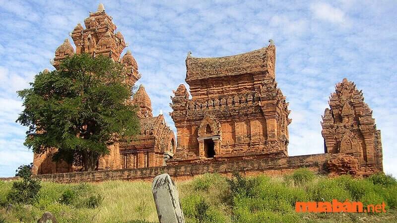 Tháp Po Klong Garai - Một trong các kiến trúc hùng vĩ của người Chăm cổ 