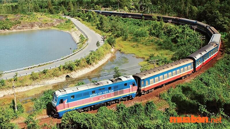 Để đến Ninh Thuận bạn cũng có thể lựa chọn tàu hỏa làm phương tiện di chuyển 