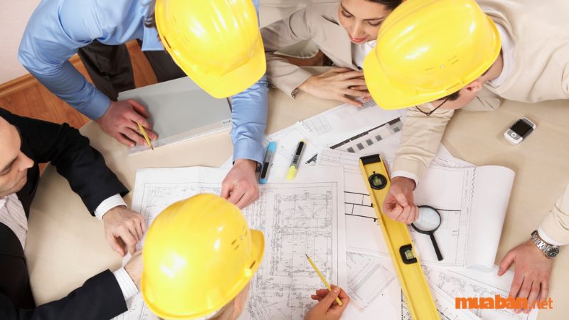 Ngành kỹ thuật xây dựng là ngành bao gồm các hoạt động chuyên môn về các lĩnh vực như: thiết kế, thi công xây dựng; giám sát, quản lý dự án; quy hoạch xây dựng hay các hoạt động như nghiệm thu, đưa công trình vào quá trình khai thác, bảo hành và một số các hoạt động liên quan đến xây dựng khác. 