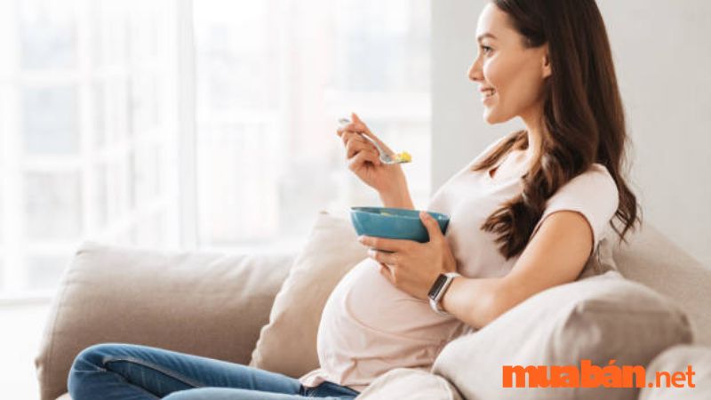 phụ nữ mang thai và cho con bú không nên nhịn ăn