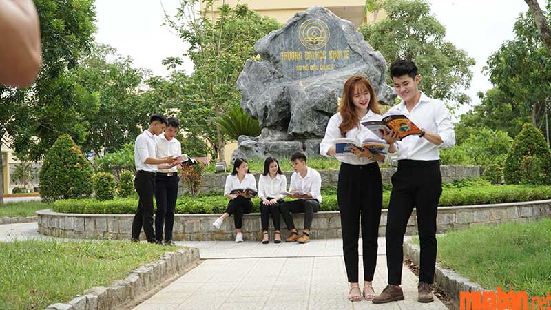 Điểm chuẩn đại học kinh tế Huế - Đại học kinh tế Huế có mức học phí phù hợp với sinh viên