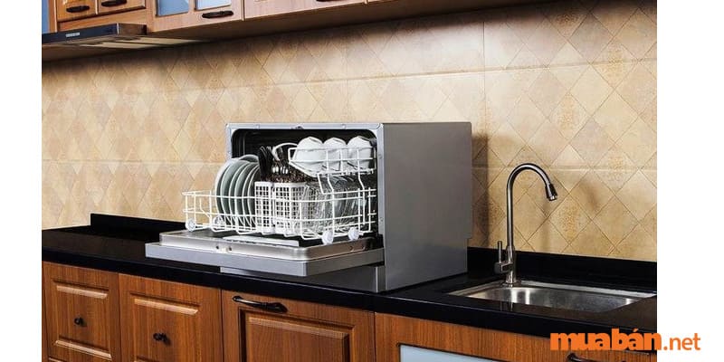 Máy rửa bát để bàn với thiết kế tiện lợi