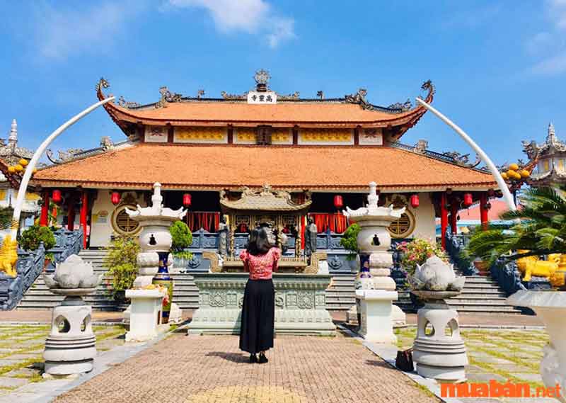 Tòa bảo điện là một trong số những công trình quan trọng và linh thiêng nhất tại chùa Cao Linh Hải Phòng