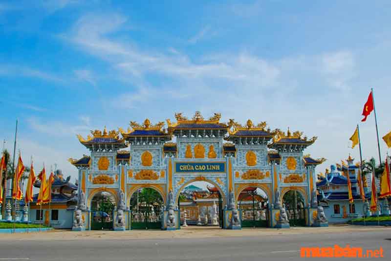 Cổng ngũ quan đồ sộ của Chùa Cao Linh Hải Phòng
