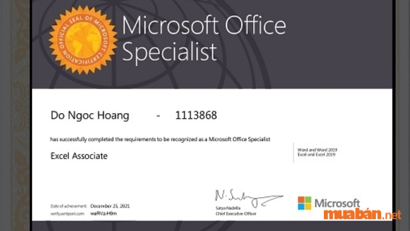 Chứng chỉ tin học MOS (Microsoft Office Specialist) là bài thi nhằm đánh giá kỹ năng tin học văn phòng đang được sử dụng rộng rãi nhất trên thế giới. Được tổ chức hàng năm với hơn 1 triệu bài thi. Bài thi chứng chỉ tin học MOS được sáng tạo bởi Microsoft và triển khai bởi hệ thống giáo dục Certiport (Hoa Kỳ).