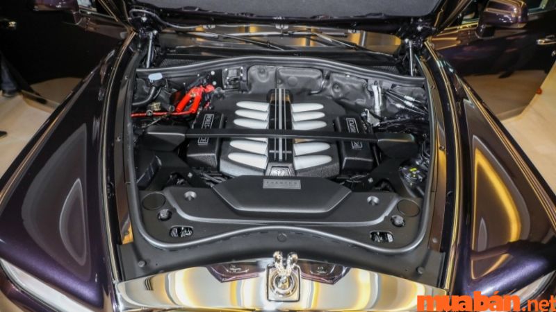 Động cơ xe mạnh mẽ - Rolls Royce Plantom là xe gì?