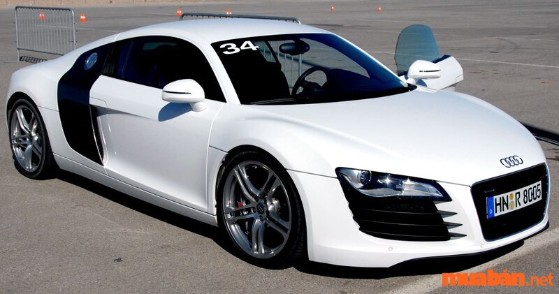 Audi R8 Coupe trắng
