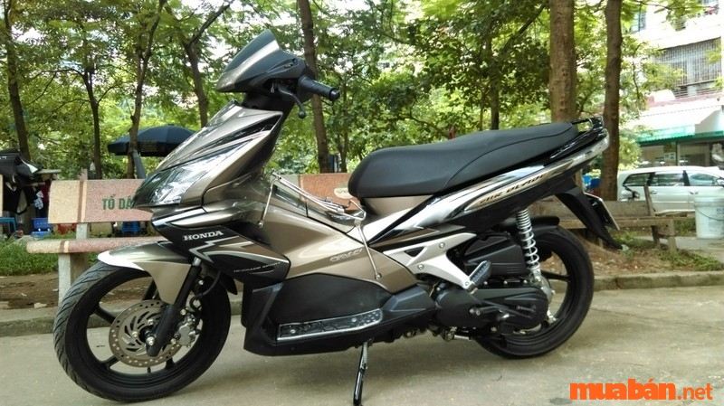 Trên tay Honda AirBlade Thái 2009 sau 12 năm còn lại gì