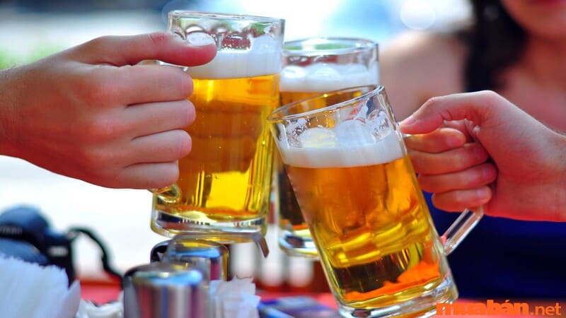 Vì ham của cải, đàn ông thường tìm đến bia rượu, ảnh hưởng đến sức khỏe